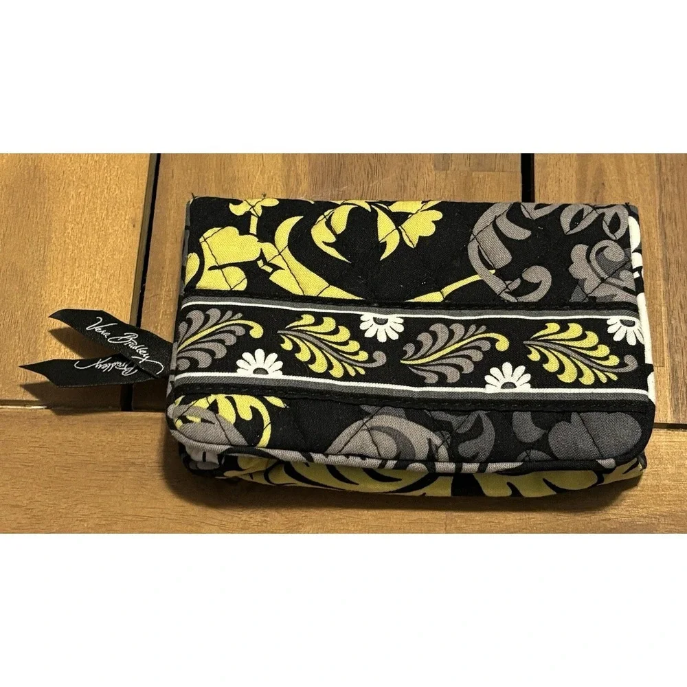 Vera Bradley‎ Wallet Baroque Black White And Yellow Retired Design Pre-Owned